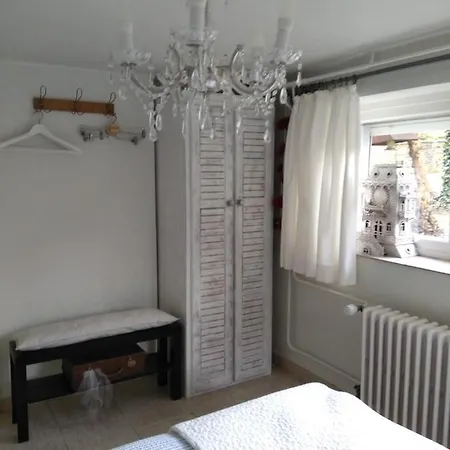 Le Petit Atelier Du 44b Bed & Breakfast 3*