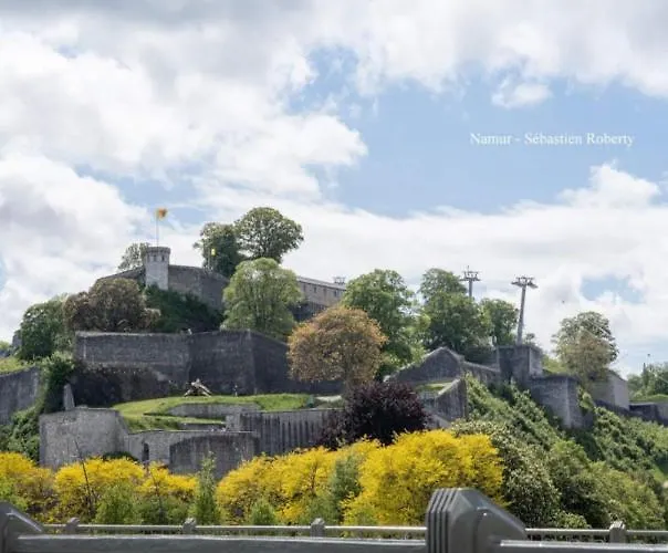 Le Petit Atelier Du 44b Couette-café Namur